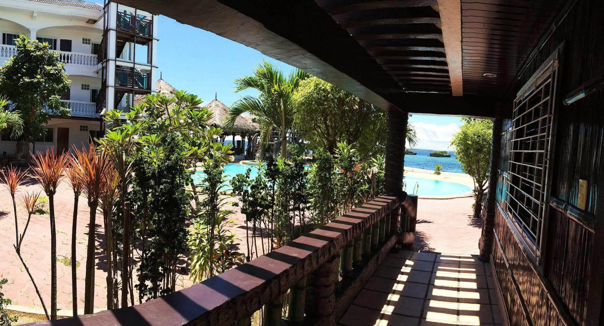 Blue Garden Resort Мактан Екстериор снимка