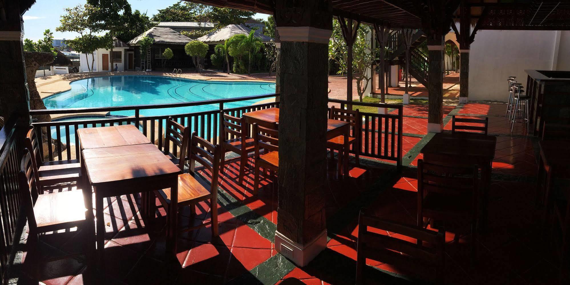 Blue Garden Resort Мактан Екстериор снимка