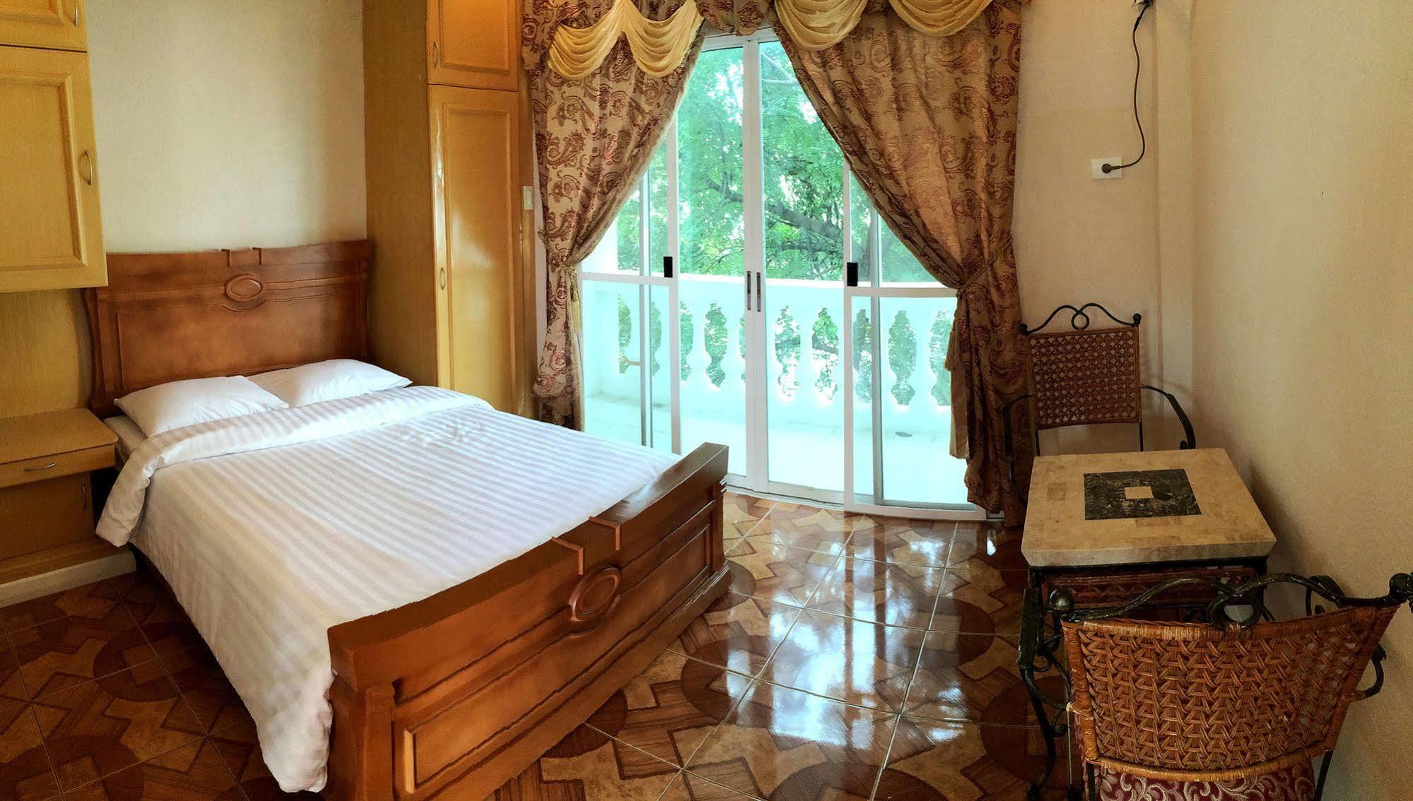 Blue Garden Resort Мактан Екстериор снимка